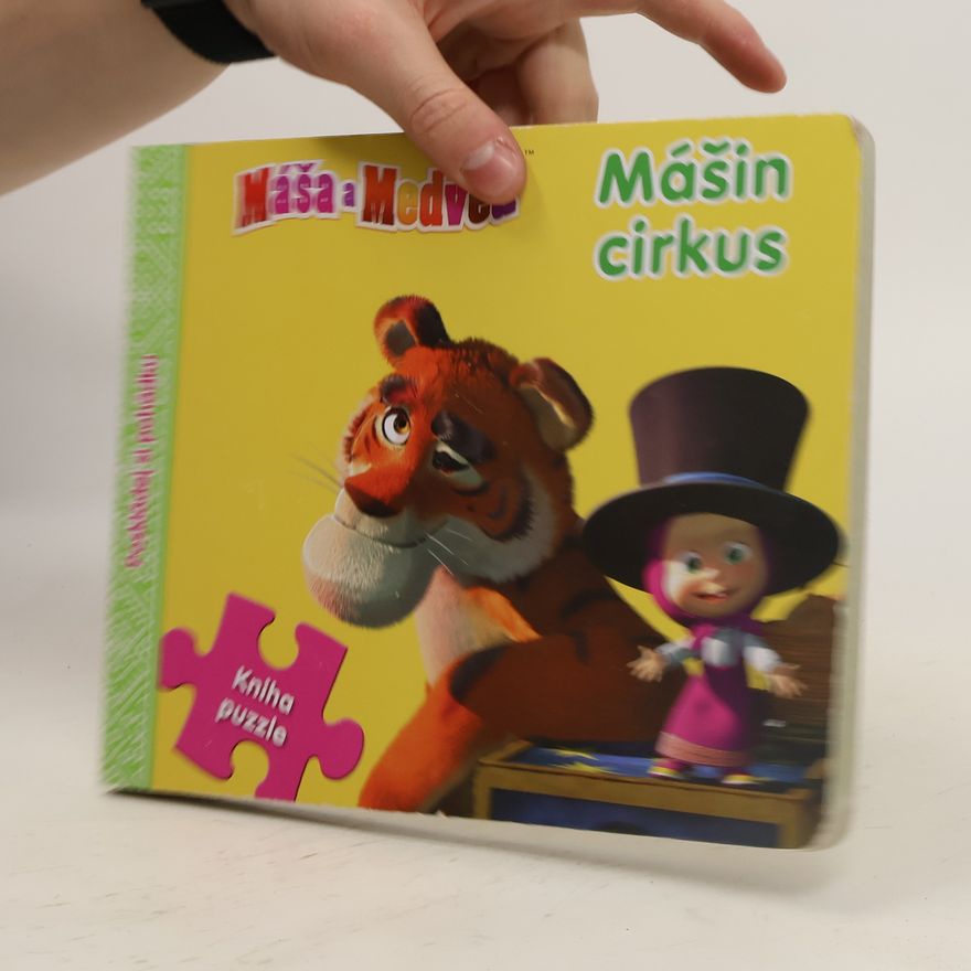 Il‘ja Trusov Máša a medvěd. Kniha puzzle