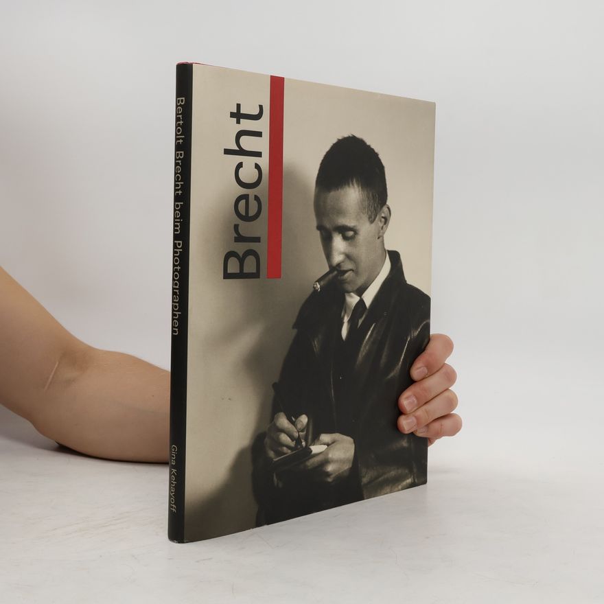 Gina Kehayoff Bertolt Brecht beim Photographen