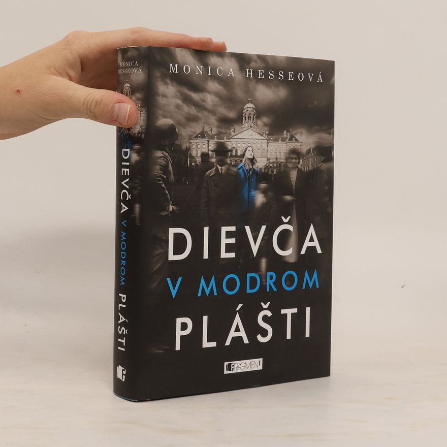 Monica Hesse Dievča v modrom plášti