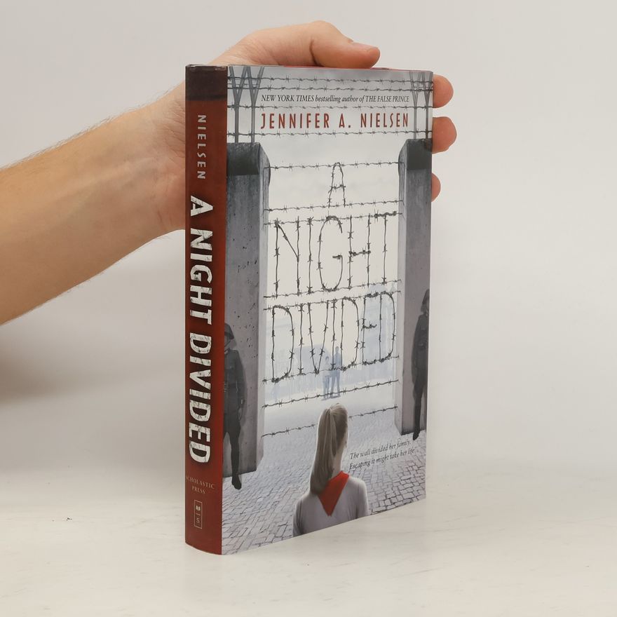 Jennifer A. Nielsen A Night Divided (Scholastic Gold)