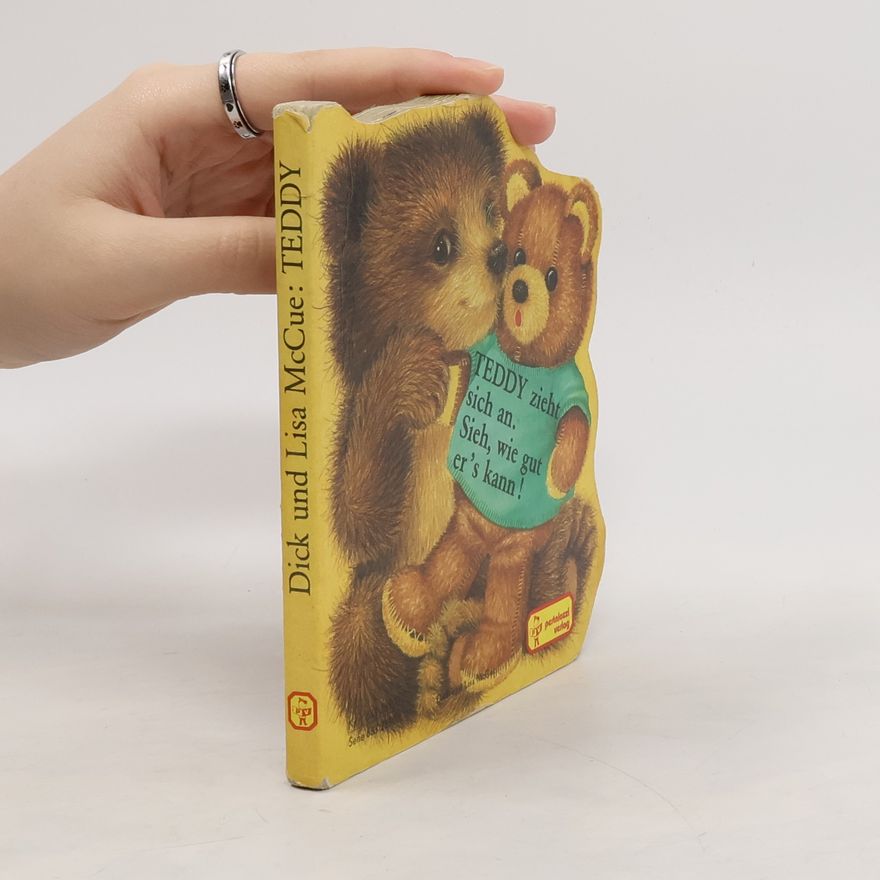 Dick McCue Teddy zieht sich an