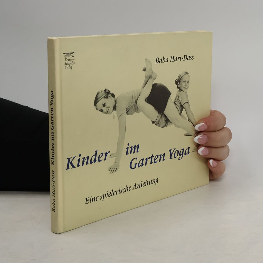 Haridāsa Kinder im Garten Yoga