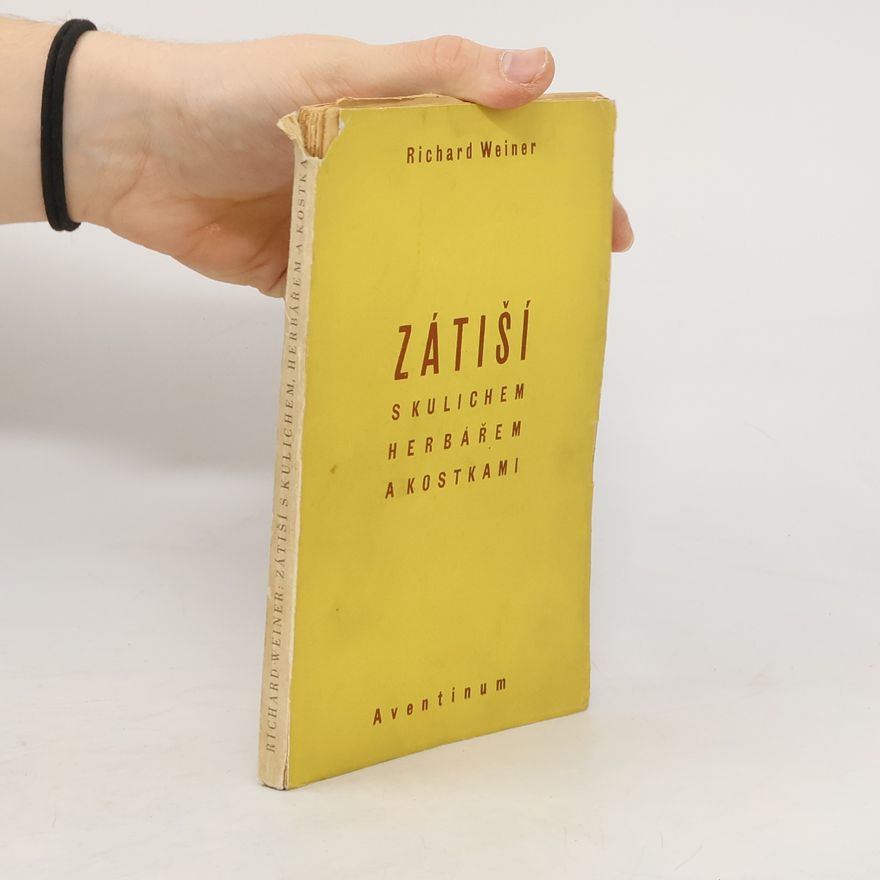 Richard Weiner Zátiší s kulichem, herbářem a kostkami