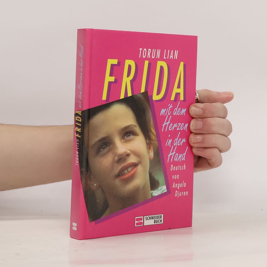 Torun Lian Frida mit dem Herzen in der Hand