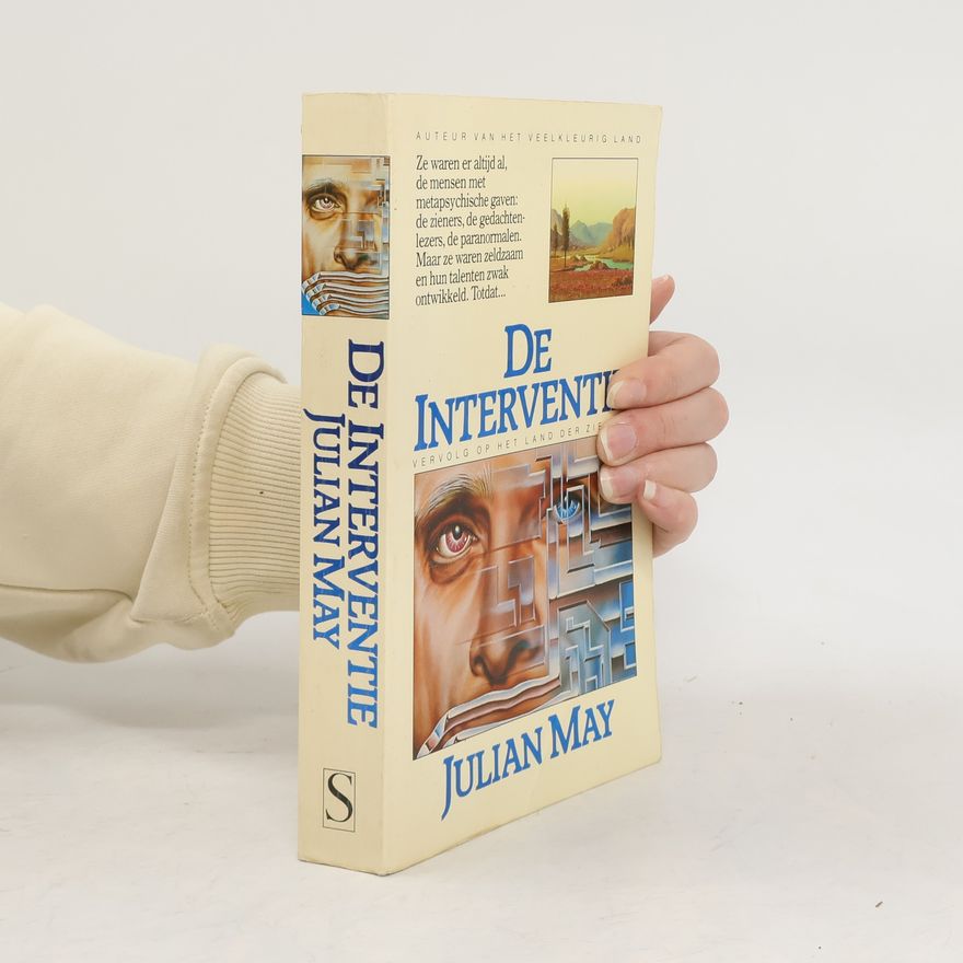 Julian May De interventie