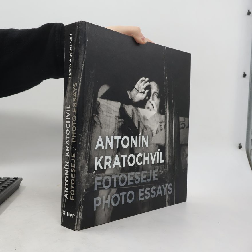 Pavlína Vogelová Fotoeseje = Photo essays