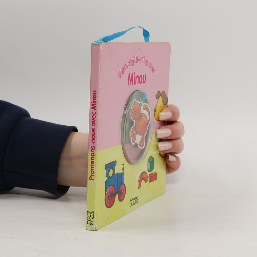 Caroline Davis Promenons-nous avec Minou