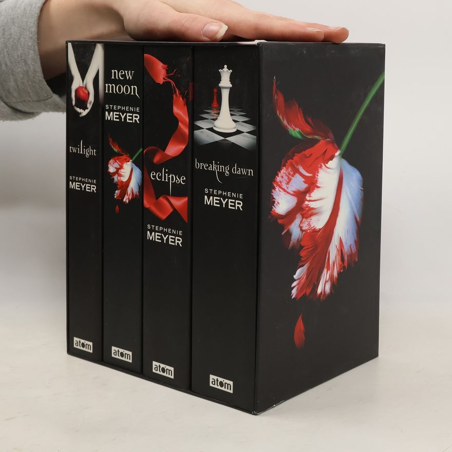 Stephenie Meyer Twilight Saga Box: Twilight. New Moon. Eclipse. Breaking Dawn.