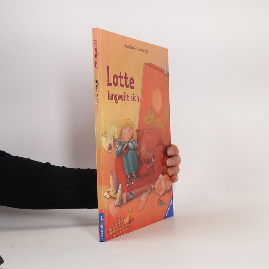 Julia Kaergel Lotte langweilt sich