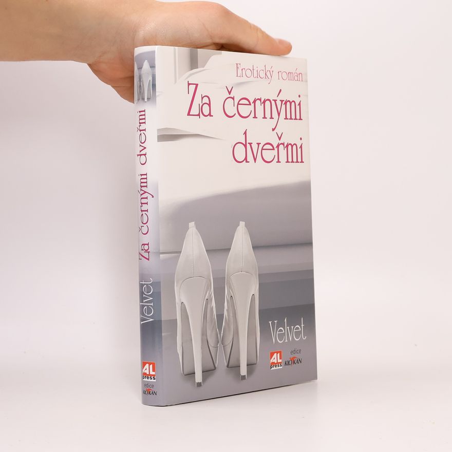Velvet Za černými dveřmi: Erotický román