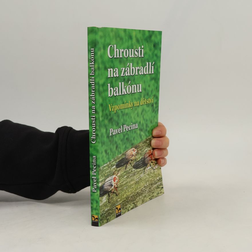 Pavel Pecina Chrousti na zábradlí balkónu