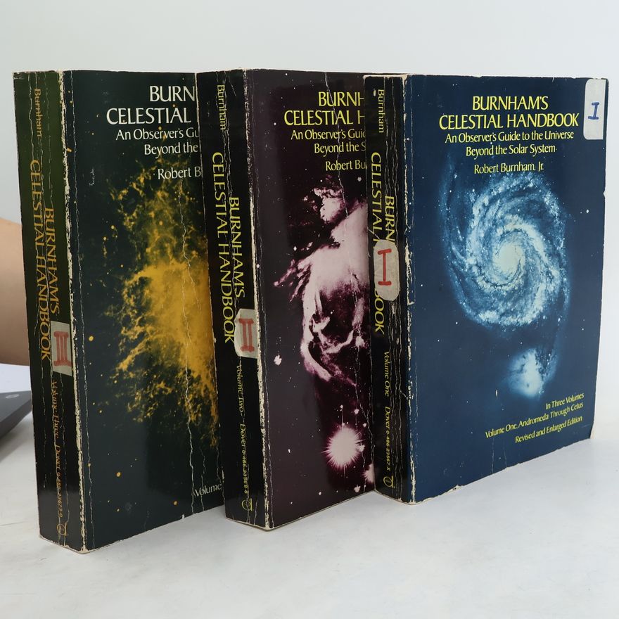 Robert Burnham Jr. Burnham's Celestial Handbook. An Observer's Guide to the Universe Beyond the Solar System