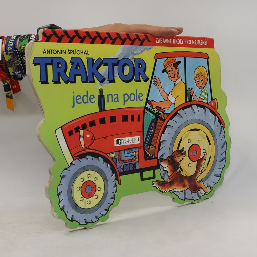 Antonín Šplíchal Traktor jede na pole
