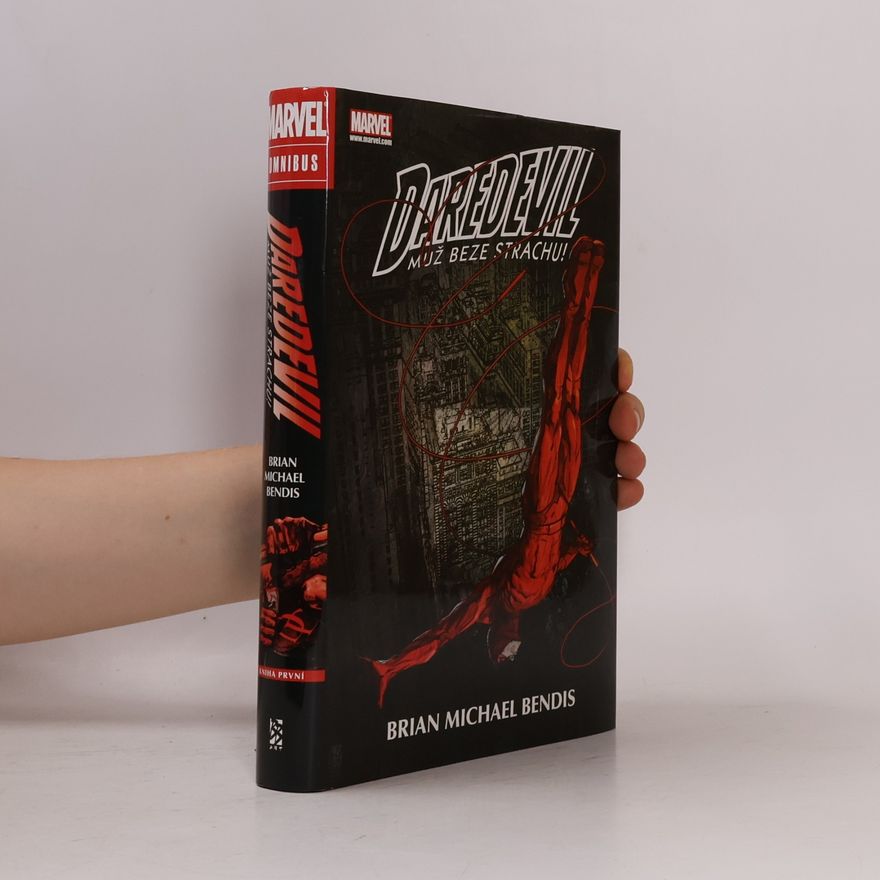 Alex Maleev Daredevil Omnibus. Muž beze strachu! Kniha první