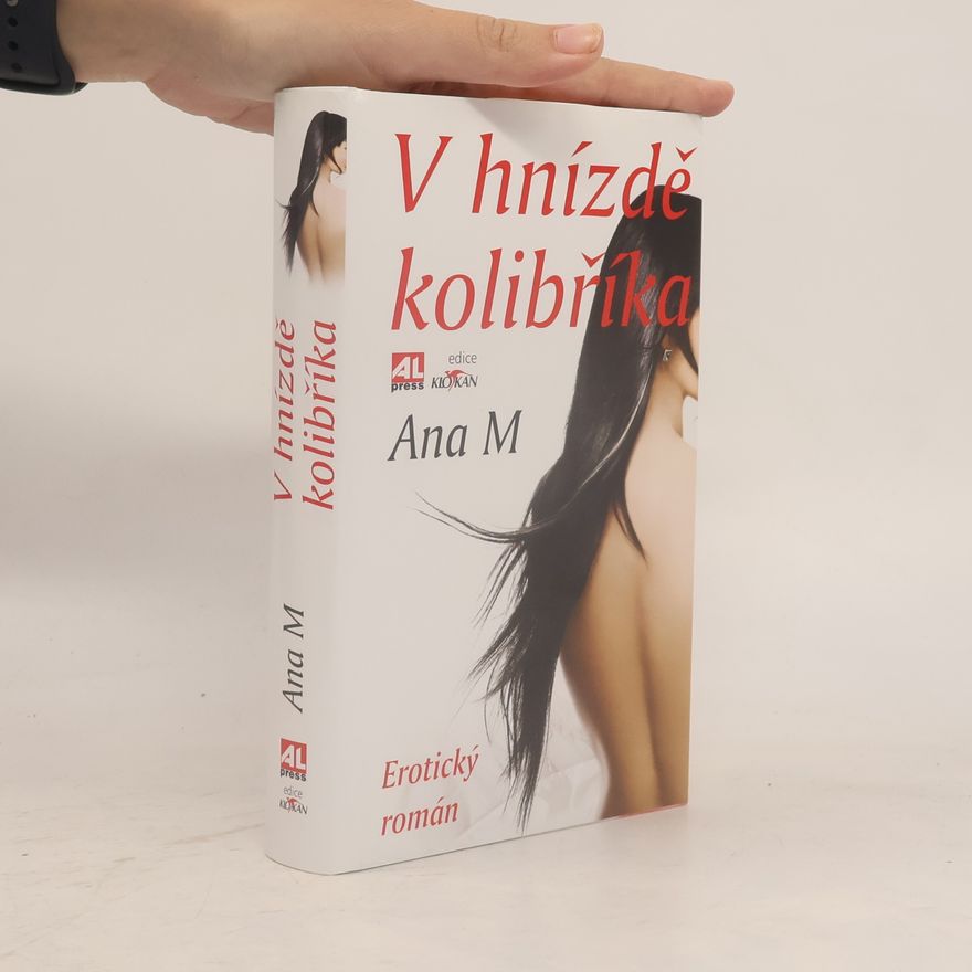 Ana M V hnízdě kolibříka
