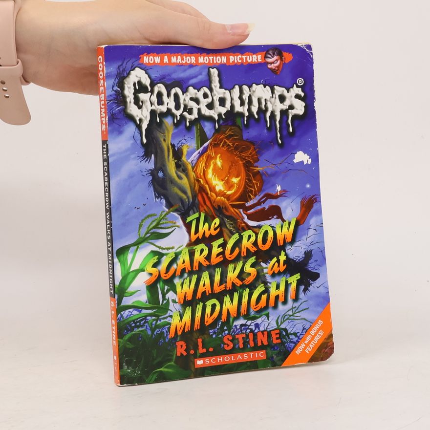 R. L. Stine Classic Goosebumps - 16: The Scarecrow Walks at Midnight