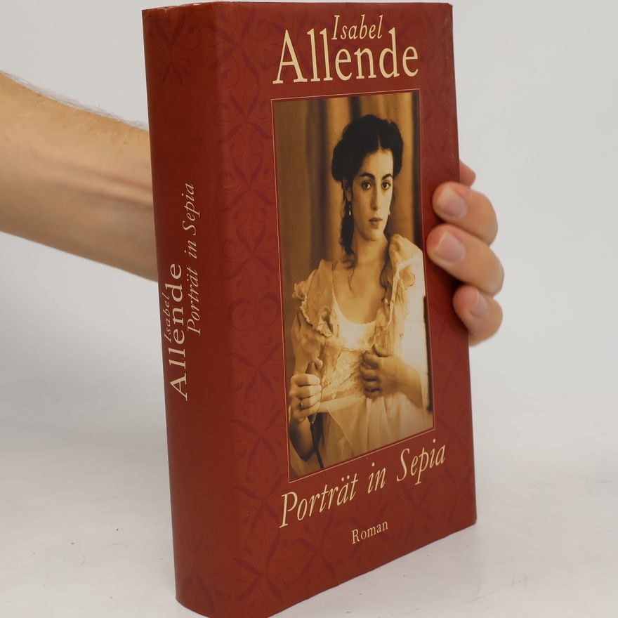 Isabel Allende Porträt in Sepia