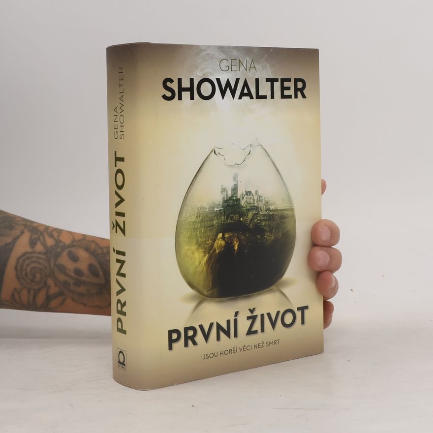 Gena Showalter První život