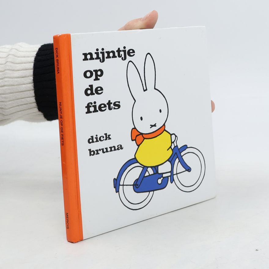 Dick Bruna Nijntje op de fiets