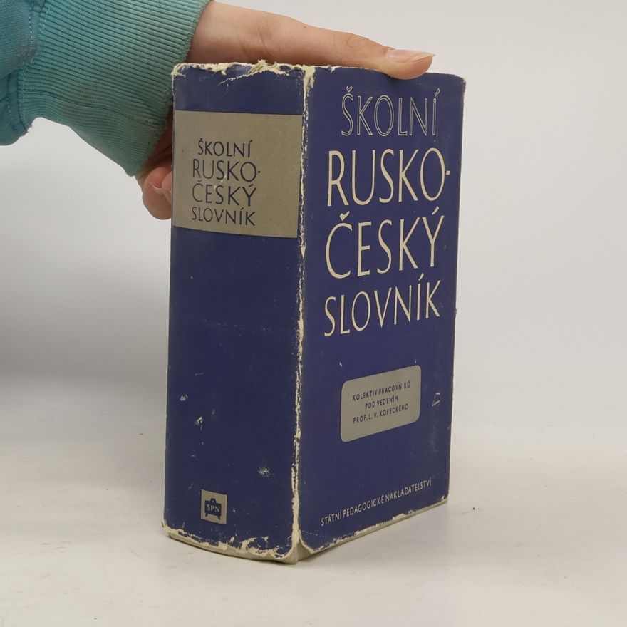 Autorenkollektiv Školní rusko-český slovník
