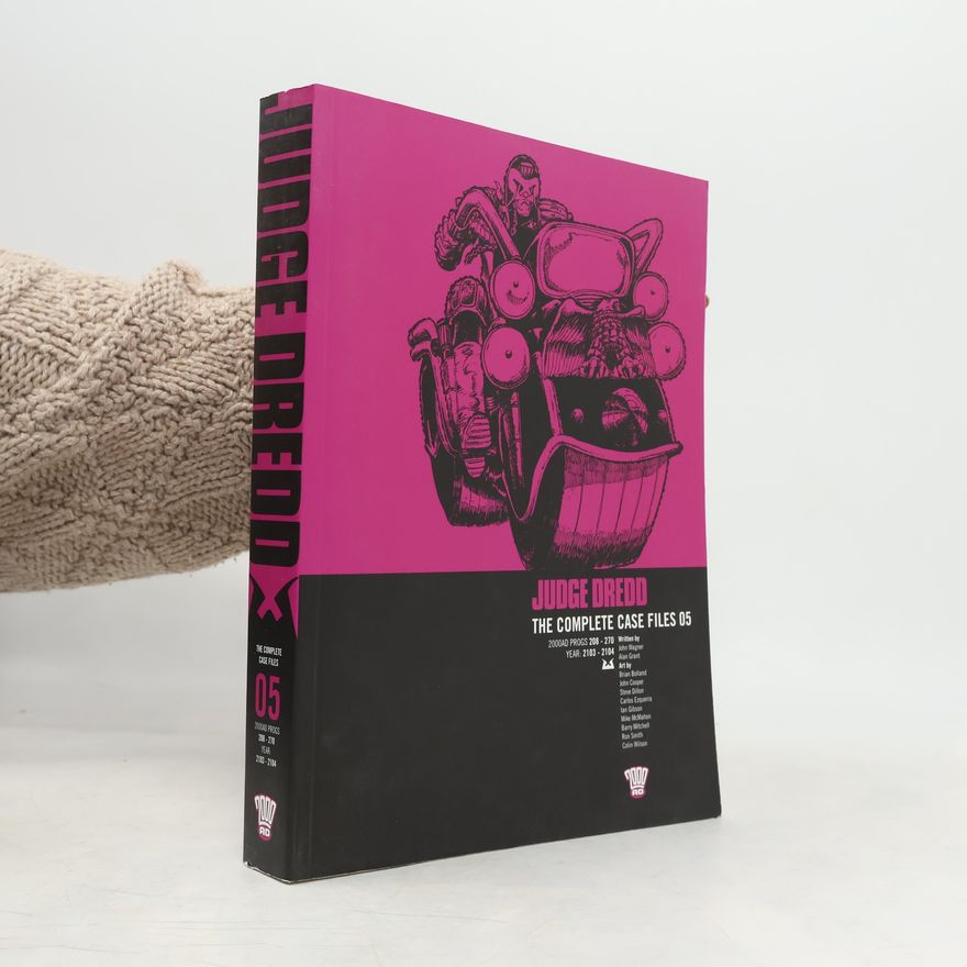 Mike McMahon Judge Dredd : the complete case files 05