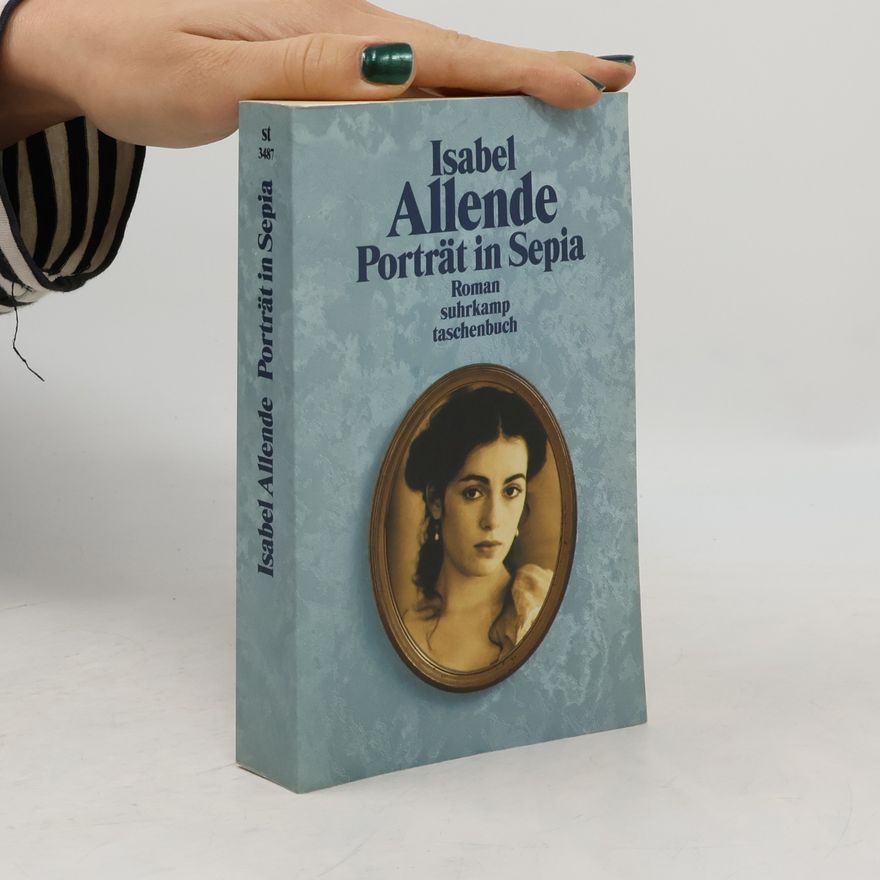 Isabel Allende Porträt in Sepia
