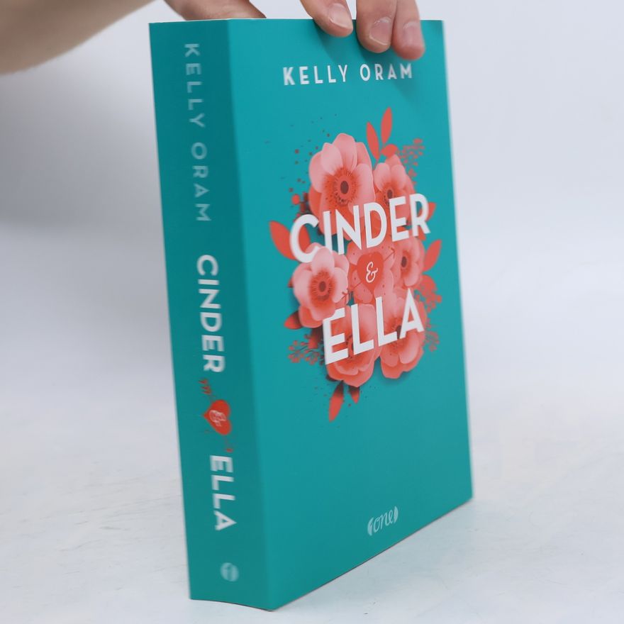 Kelly Oram Cinder & Ella 1