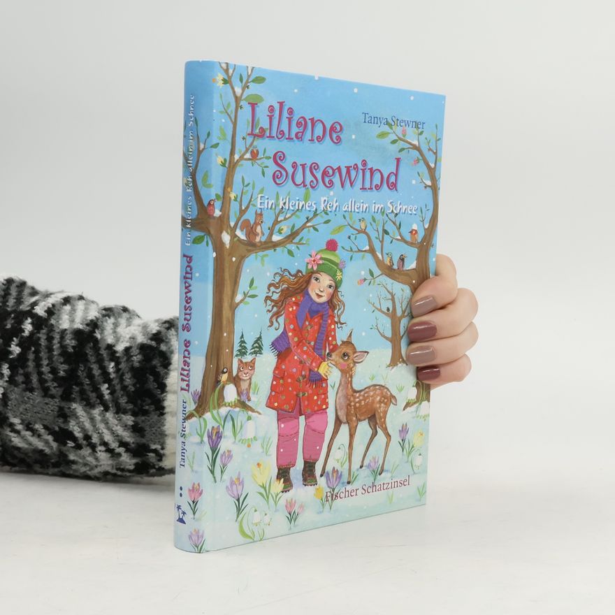 Liliane Susewind Ein kleines Reh allein im Schnee