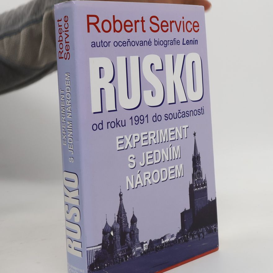 Robert Service Rusko. Experiment s jedním národem