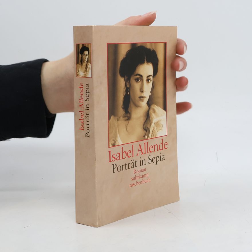 Isabel Allende Porträt in Sepia